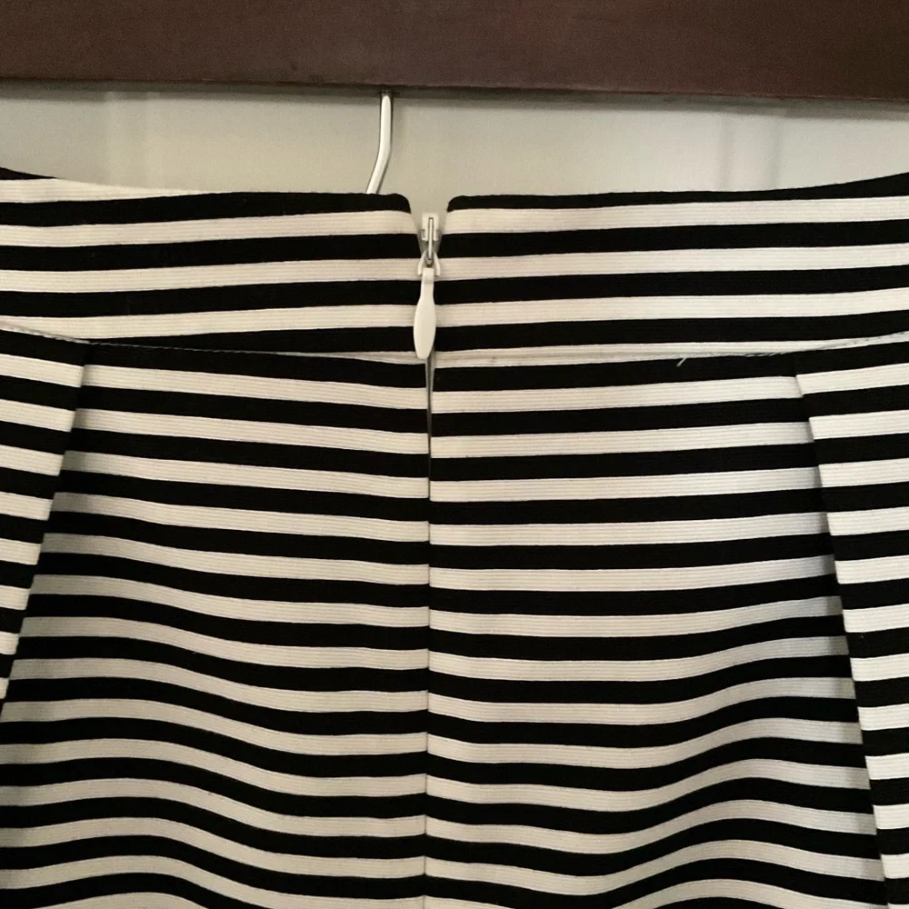 Kate‎ Spade Saturday Full Pleated Stripe Mini Skirt Size 0 Navy White